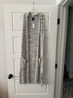 GAP Striped Knit Open-Front Sleeveless Cardigan Vest - Gray & Cream